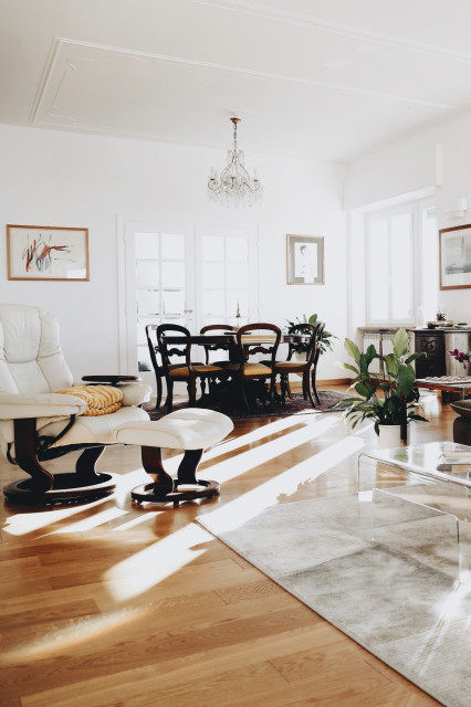 260 mq di luce e mare tra moderno e antiquariato clasico-salon