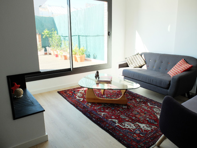 Reforma integral de &aacute;tico con terraza contemporary-vardagsrum