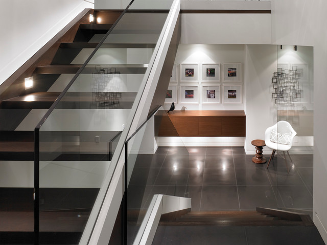 Waterfront Hideaway contemporaneo-escalera