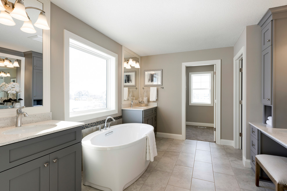 Inspiration for a transitional bathroom remodel in Minneapolis