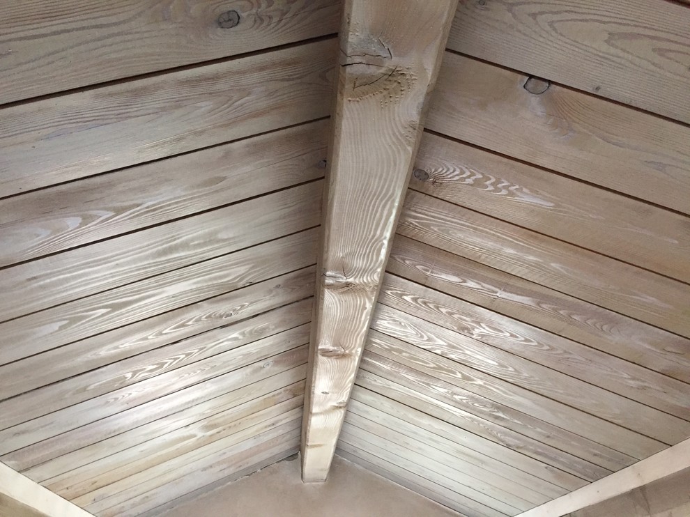 Tinteggiare soffitti in legno