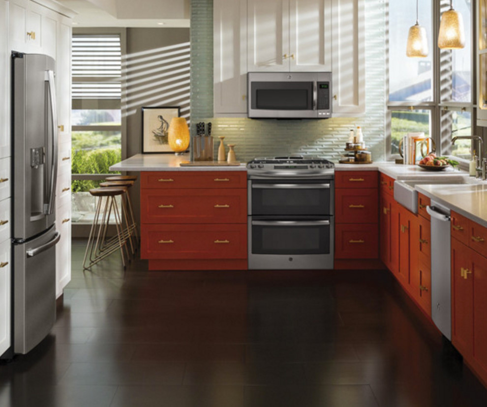 Example of a transitional kitchen design in Indianapolis