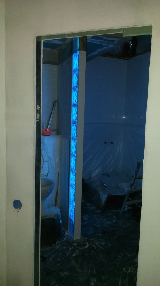 Монтаж стеклоблоков с подсведкой RGB