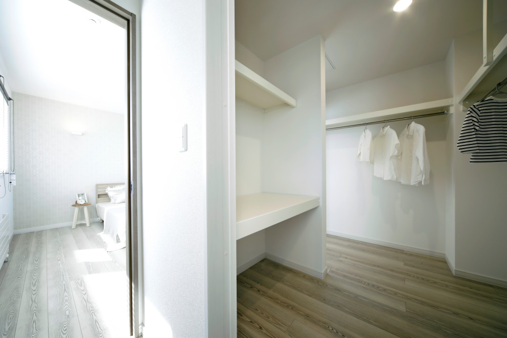 Design ideas for a wardrobe in Sapporo.