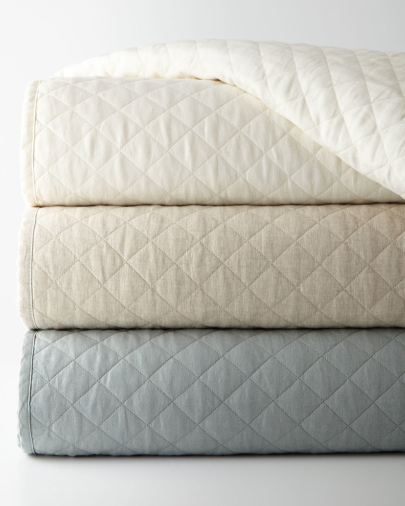 King Quilted Hampton Coverlet 104" x 90" - WHITE (KING)