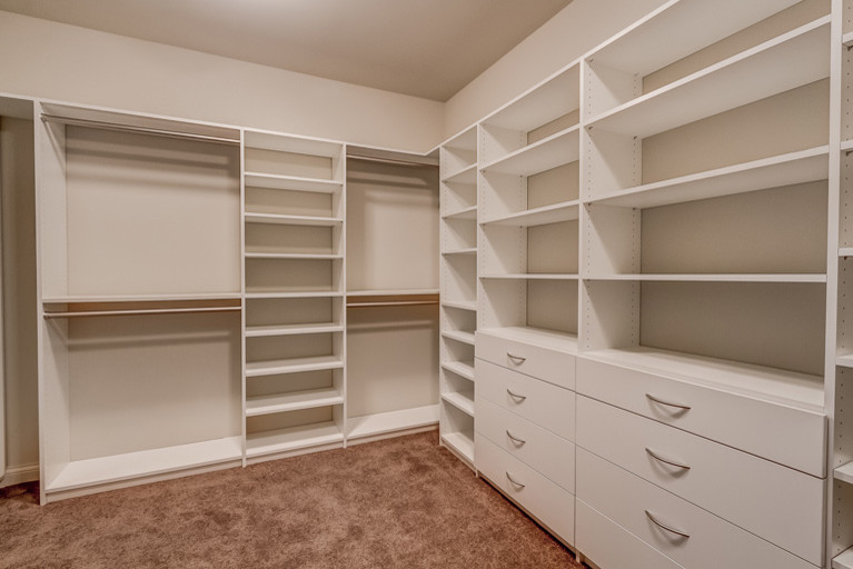 Inspiration for a transitional home design remodel in Cincinnati