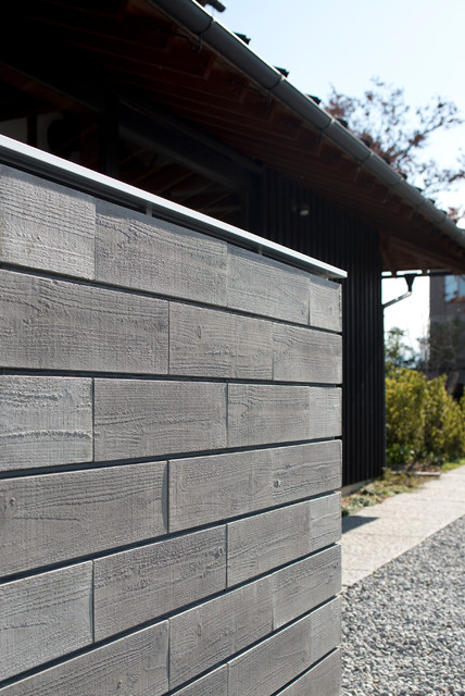 杉板型枠の打放しコンクリートを表現した スギーウォール Tokyo By Exg エクステリア ガーデンエキシビション Houzz Uk