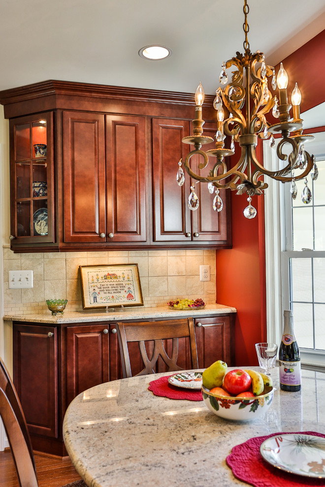 Example of a transitional kitchen design in DC Metro