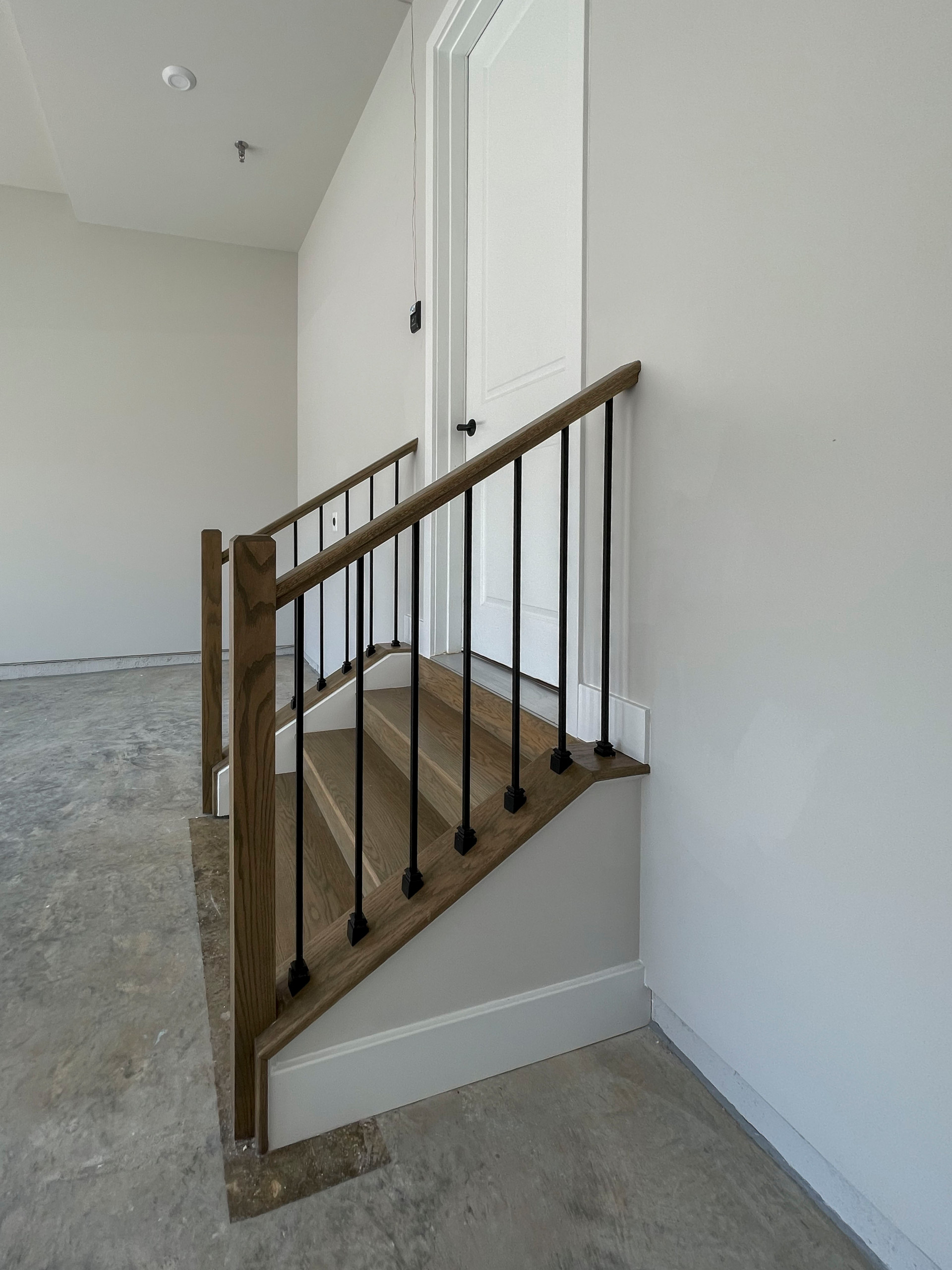 113_Floating Straight- Stringers with No Risers in Contemporary Home, Bethesda M