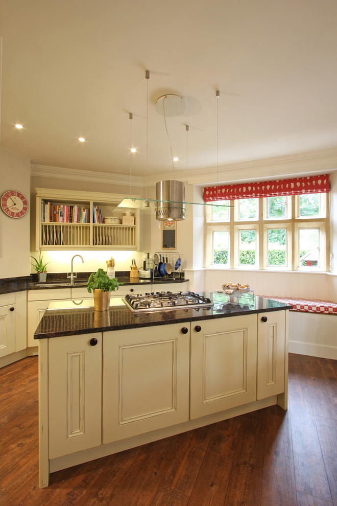 Design ideas for a traditional kitchen in Hampshire.