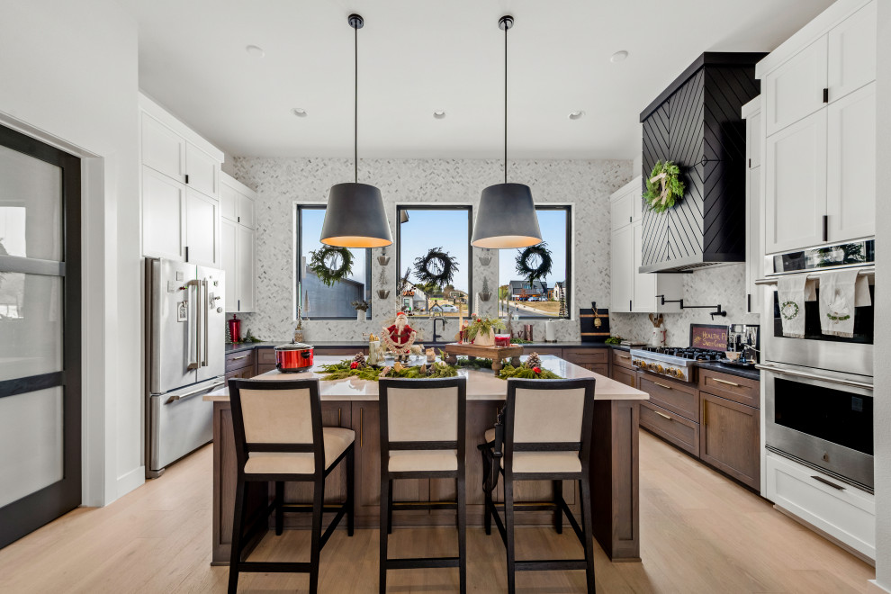 Inspiration for a transitional kitchen remodel in Austin