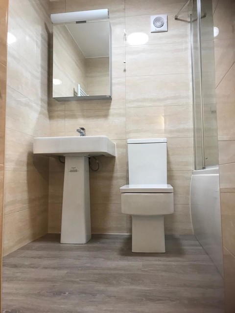 Even More Bathrooms. moderne-badevaerelse