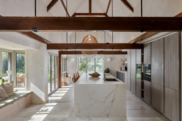 New Forest Barn Conversion moderne-koekken