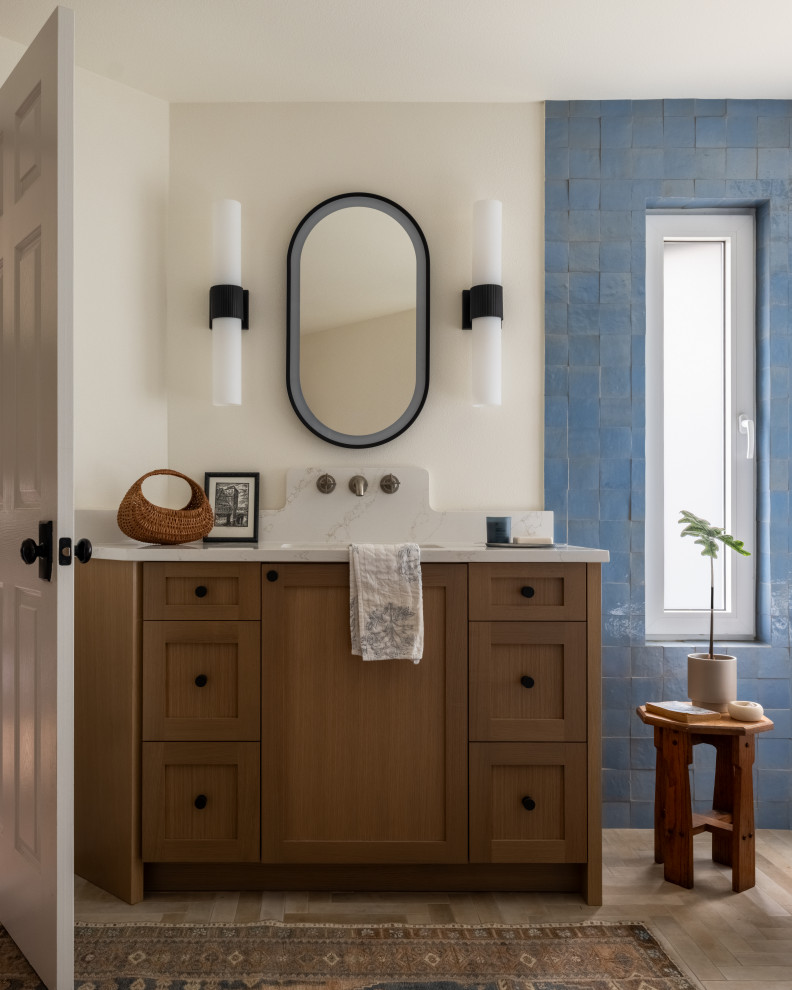 Example of a transitional bathroom design in Seattle