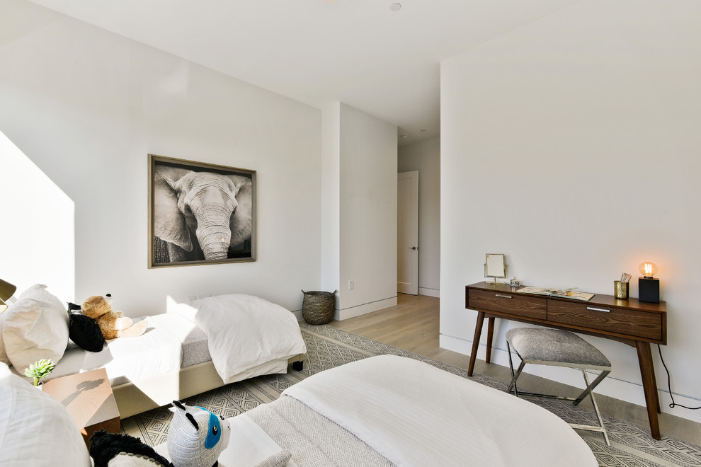 Bedroom - contemporary bedroom idea in San Francisco