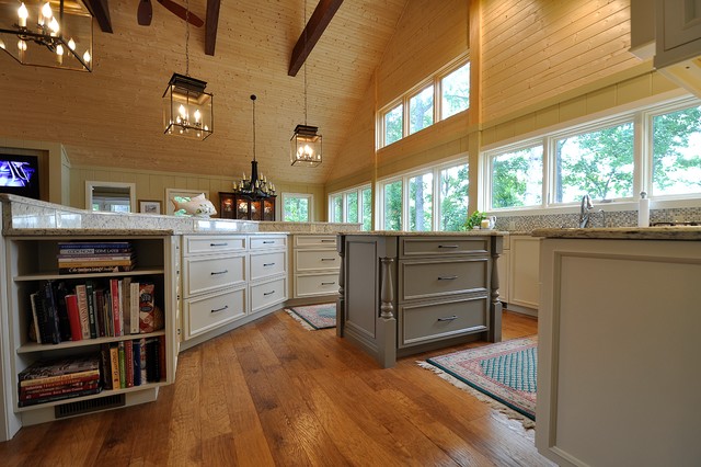 Coastal-Inspired Lakeside Kitchen maritimt-koekken