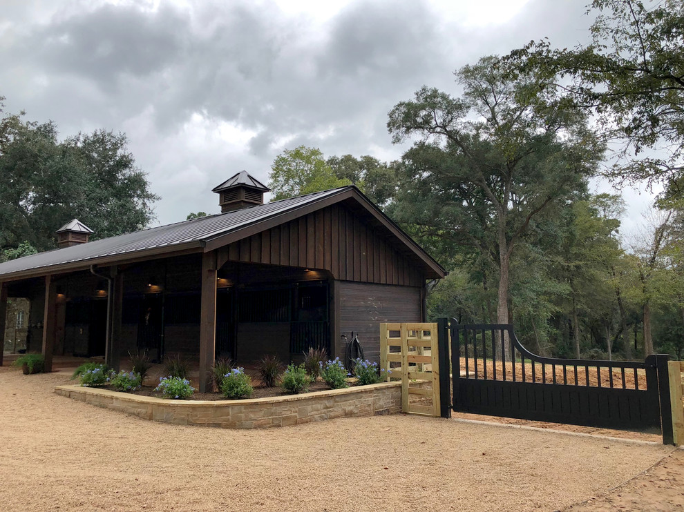 Large country detached barn in Houston.