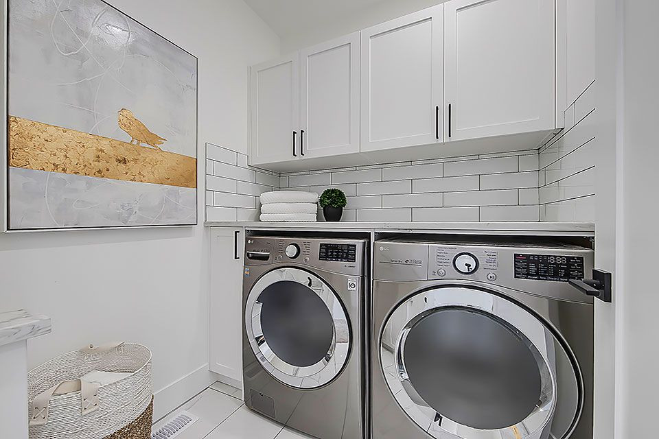 Home design - transitional home design idea in Calgary