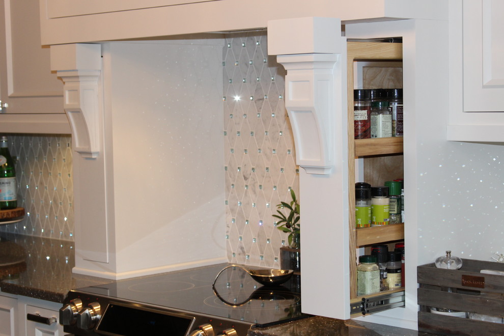 Inspiration for a transitional home design remodel in Indianapolis