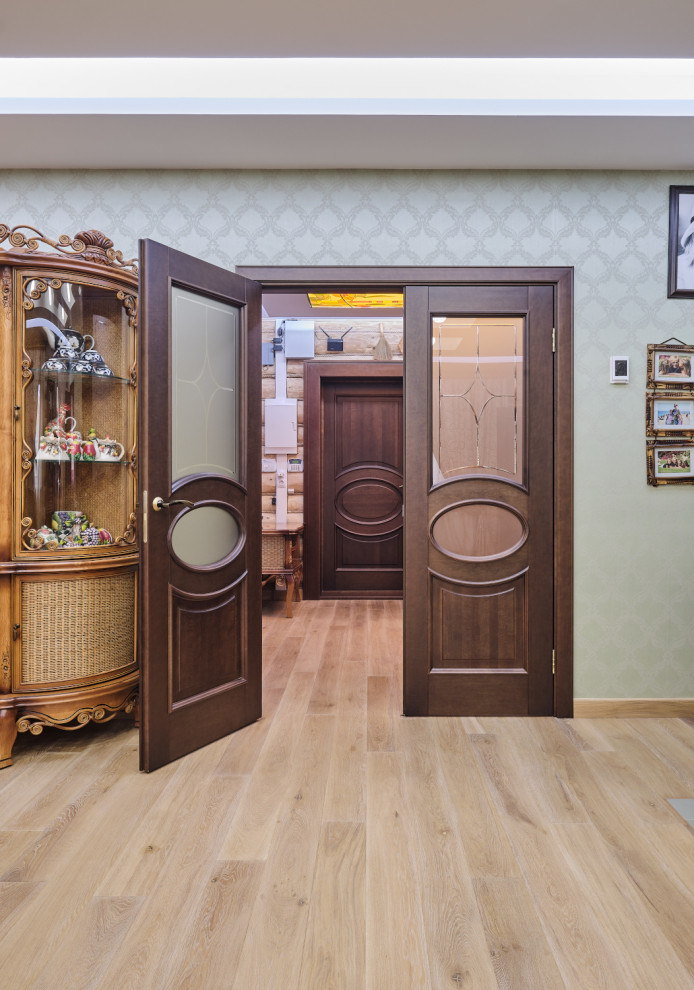 Капри в бревенчатом доме