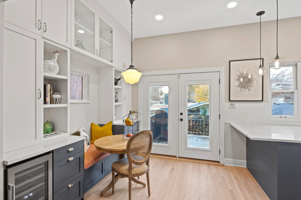 Inspiration for a transitional home design remodel in Chicago