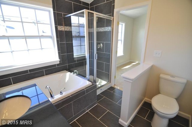 Master bathroom contemporary-badrum