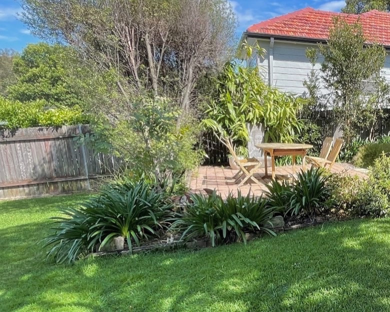 This is an example of a contemporary exterior in Sydney.