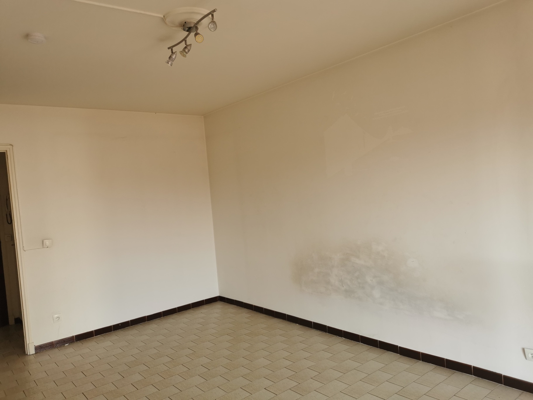 Rénovation et achat de mobilier, Cagnes sur mer