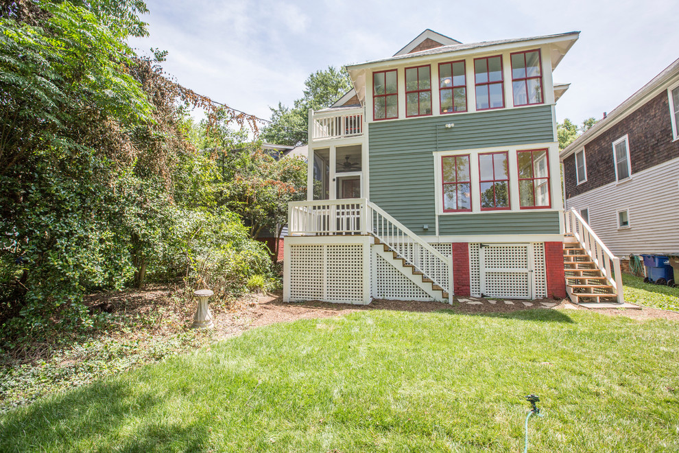Transitional home design photo in Raleigh
