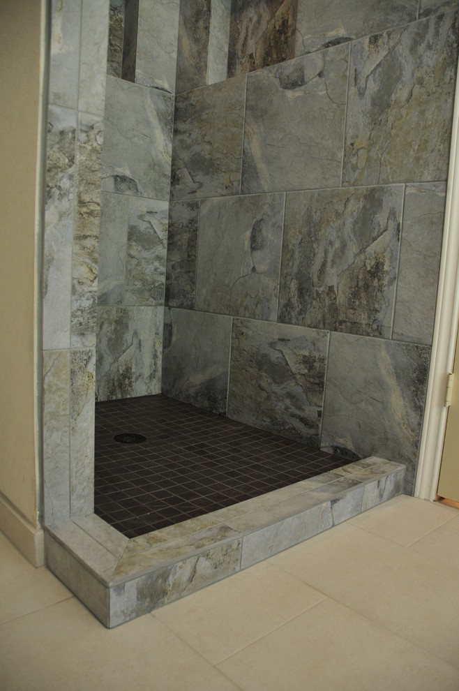 Inspiration for a transitional home design remodel in Dallas