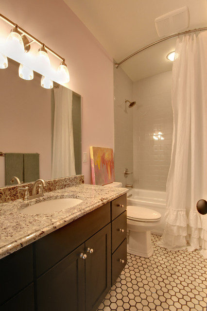Upper Level Bath #1 campagne-salle-de-bain