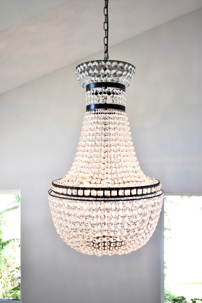 Transitional home design photo in Orange County