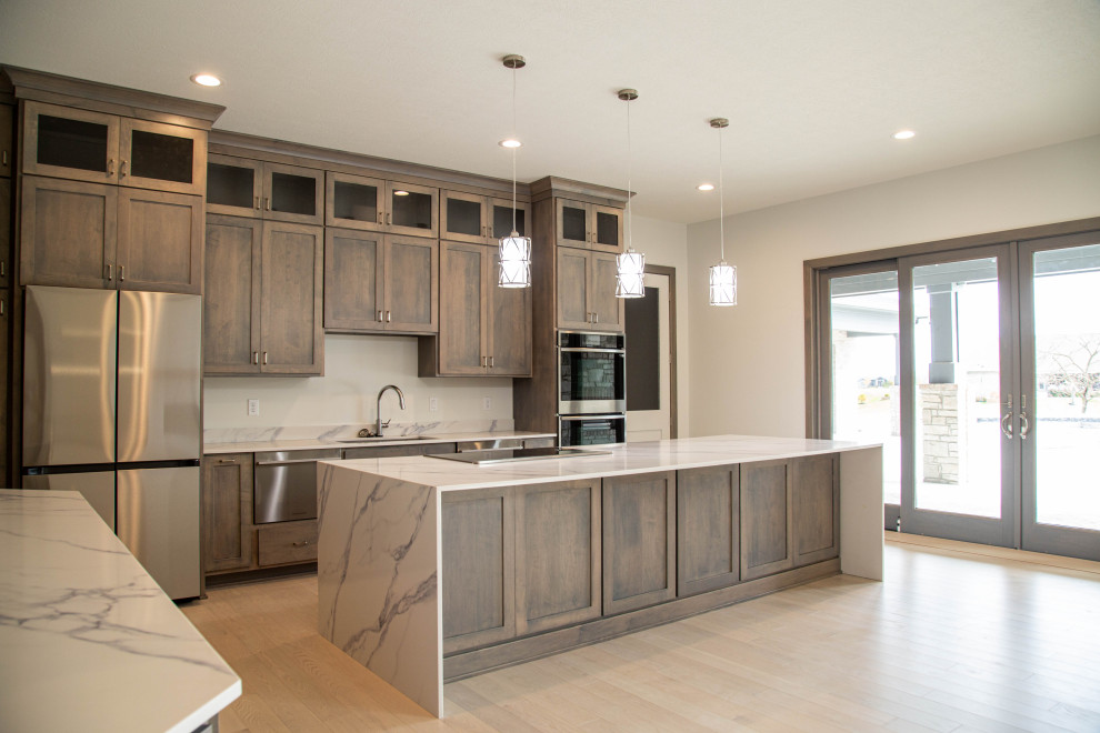 Example of a minimalist kitchen design in Indianapolis