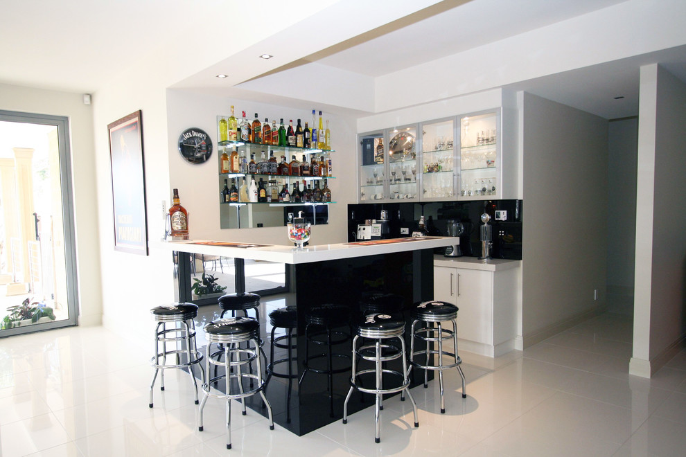 Design ideas for a modern home bar in Adelaide.