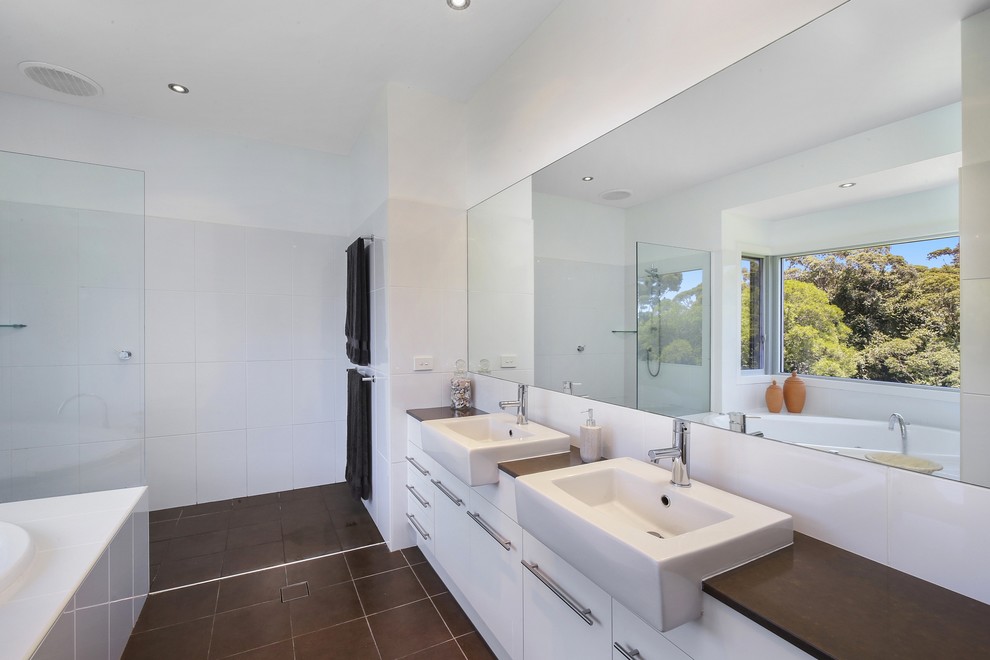 This is an example of a beach style bathroom in Central Coast.