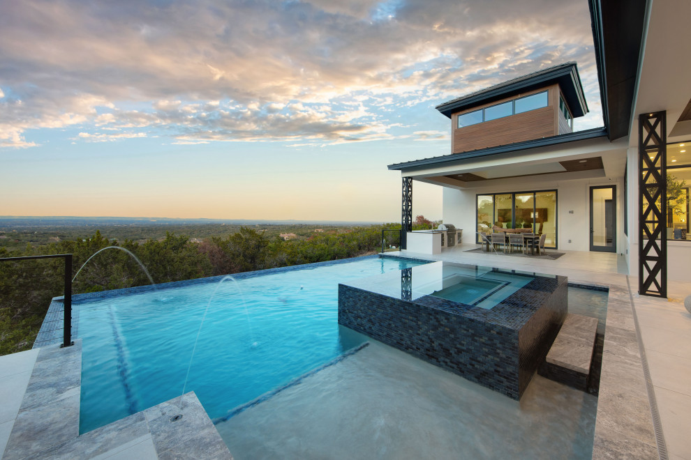 Example of a transitional pool design in Austin