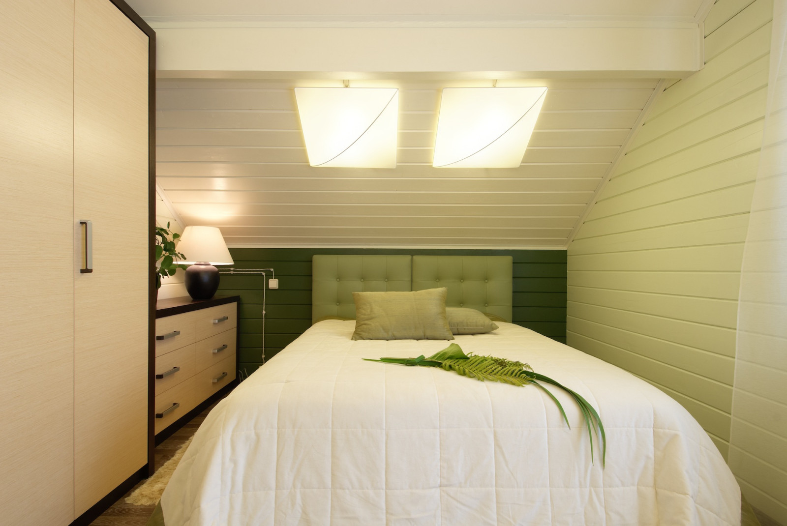 Дом из дерева в современном стиле