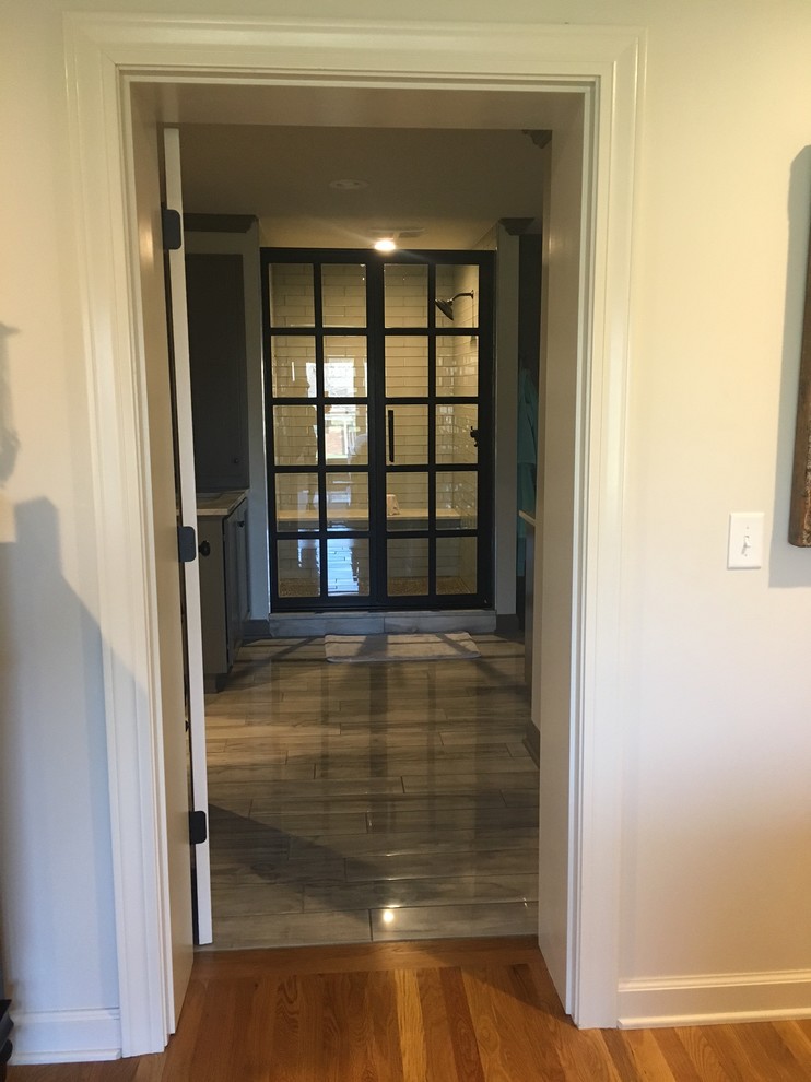 Bathroom - transitional bathroom idea