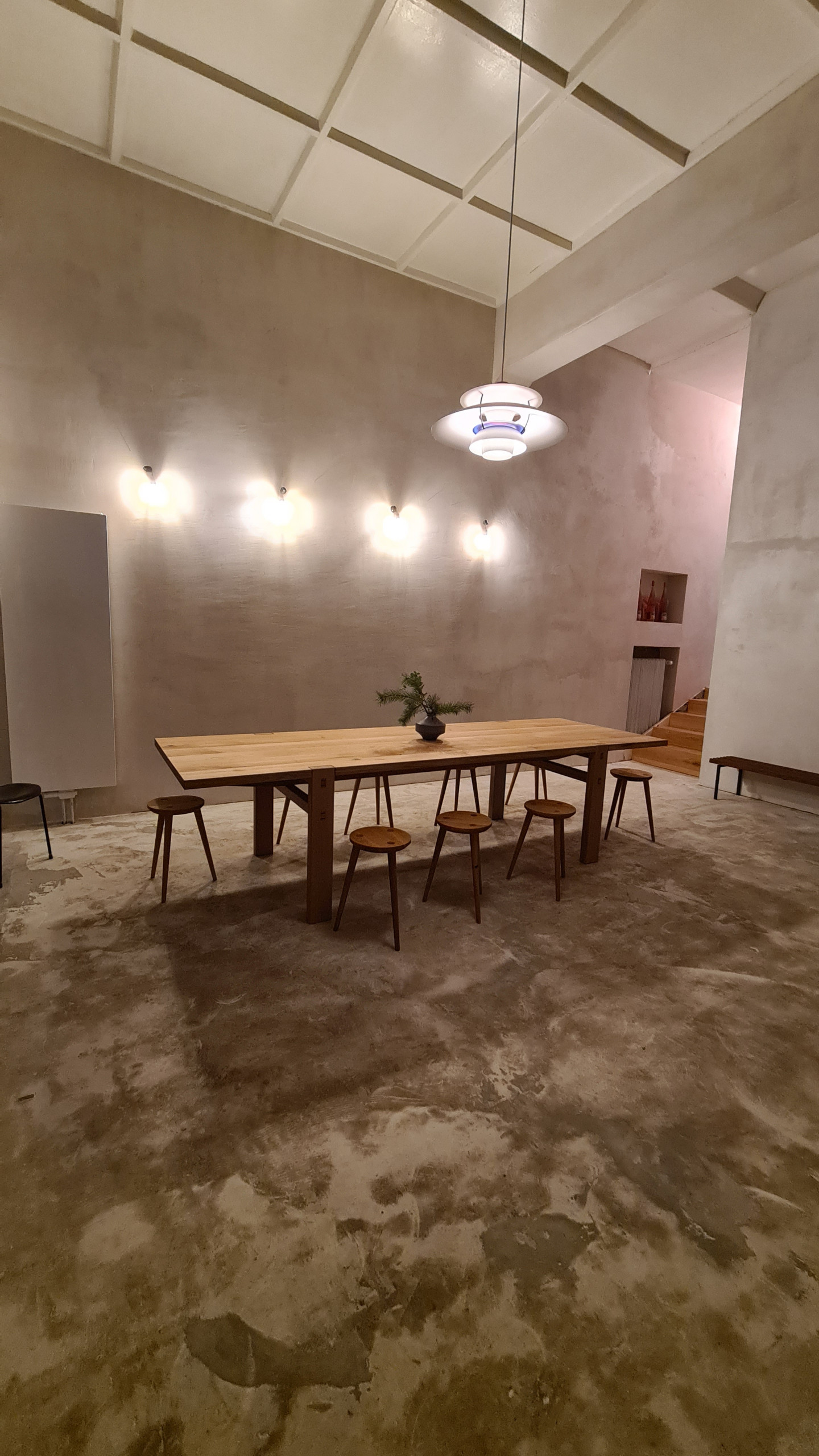 Schränke, Bänke, Kinderkram