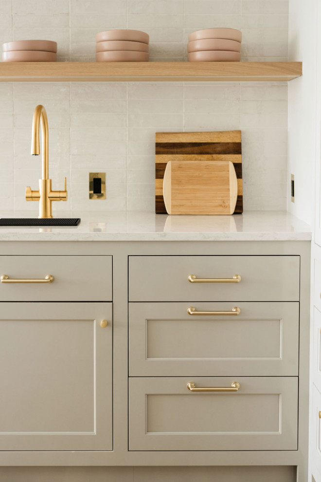 Transitional home design photo in Austin