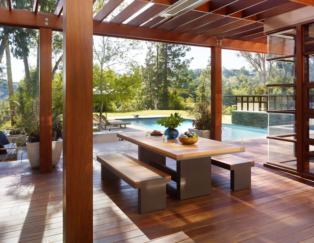 Pool Patio moderno-terraza-y-balcon