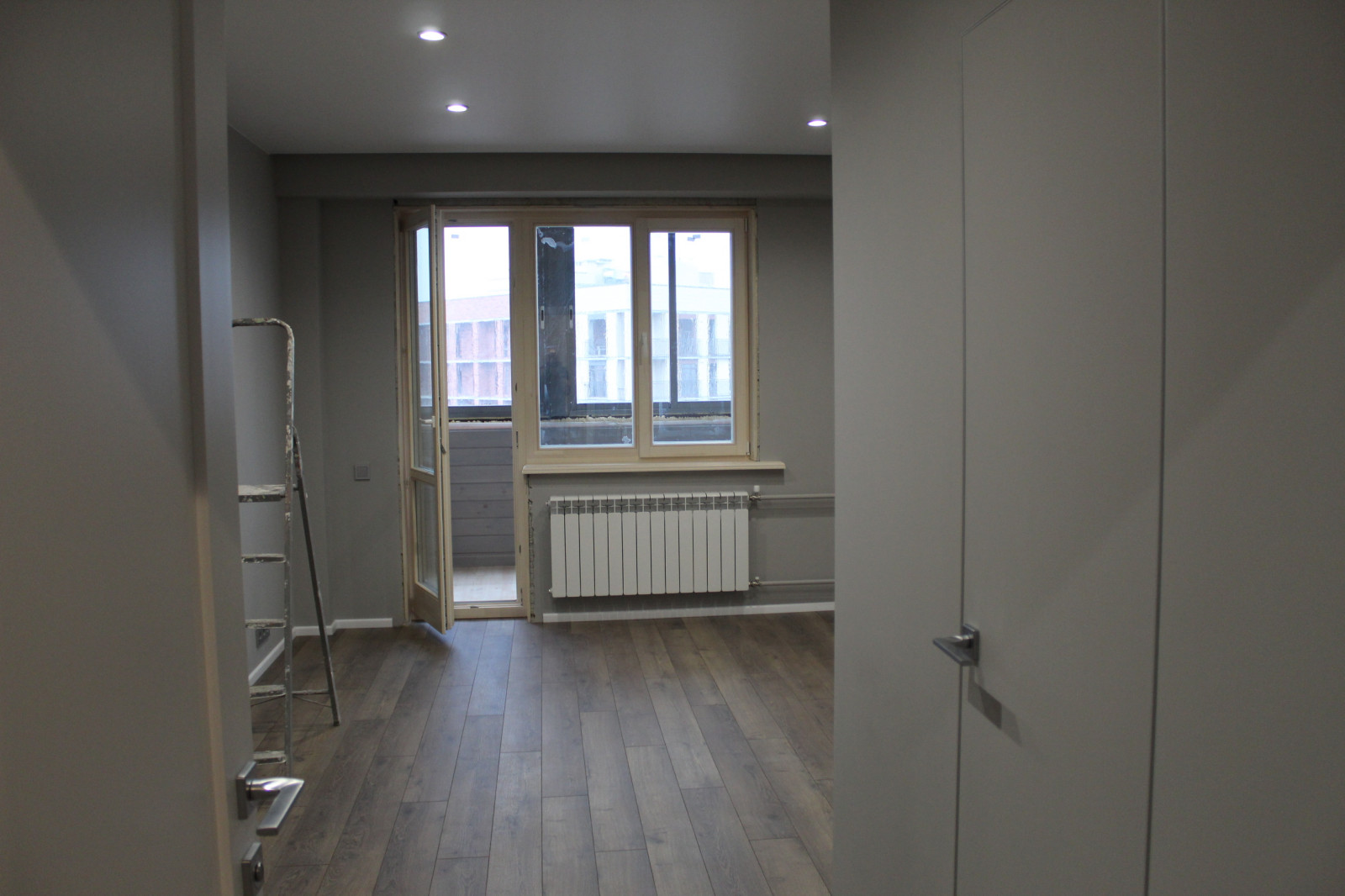 Четырехкомнатная в центре под ключ по дизайн-проекту