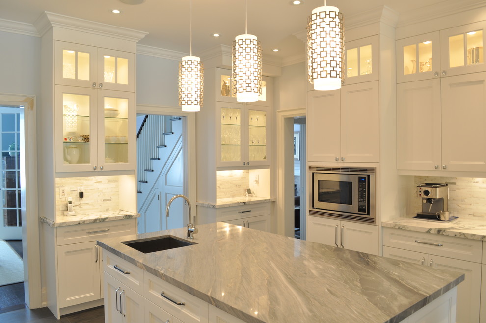 Inspiration for a transitional kitchen remodel in Toronto