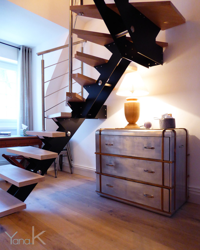 Inspiration for a contemporary staircase in Rennes.