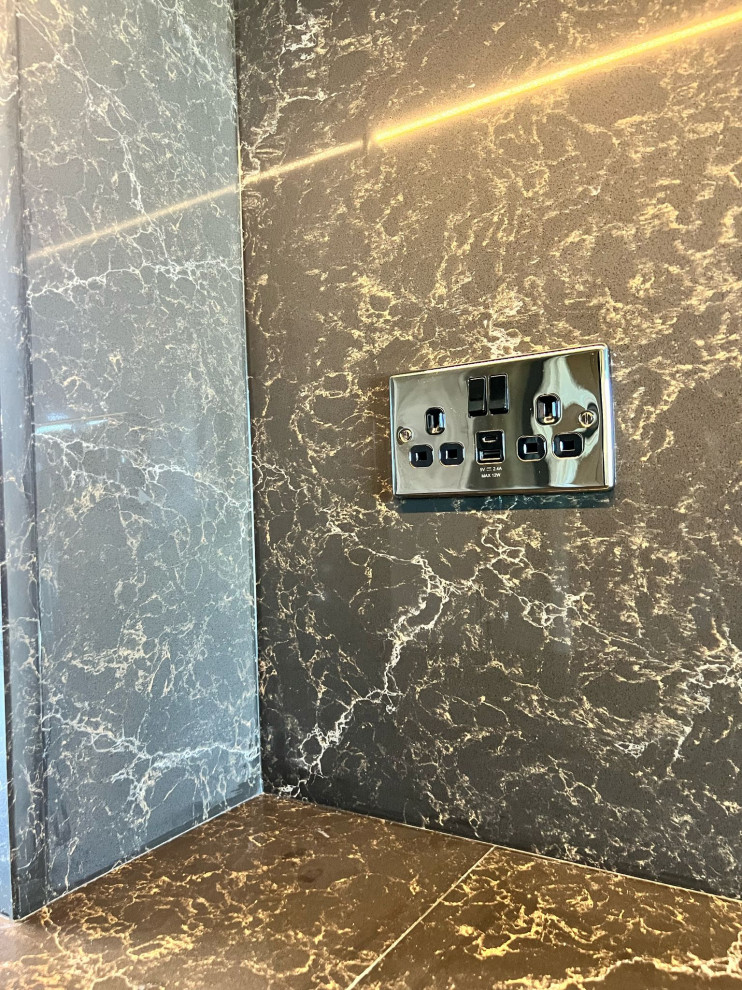 The Hinckley Kitchen - Volpi True Handleless - RRP £30,500 - Luxe Price £25,000