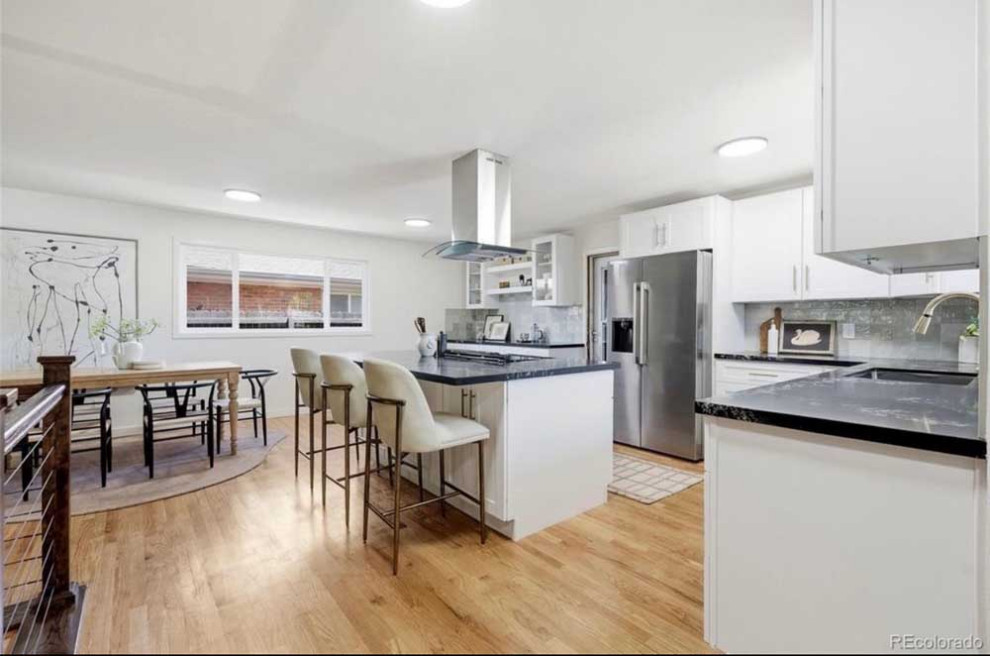 Kitchen - kitchen idea in Denver