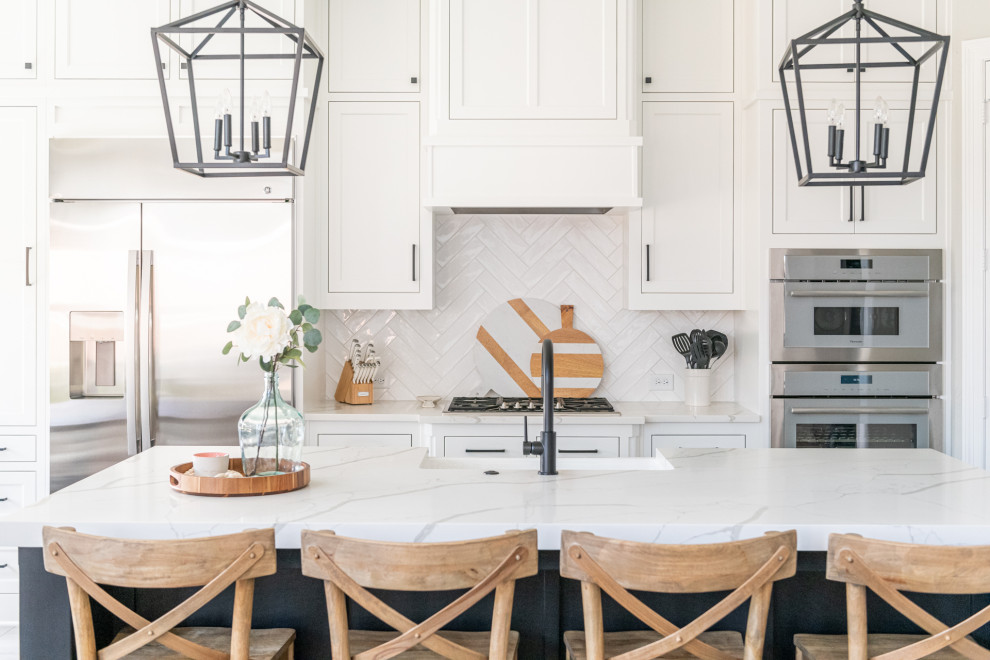 Photo of a country kitchen in Dallas.