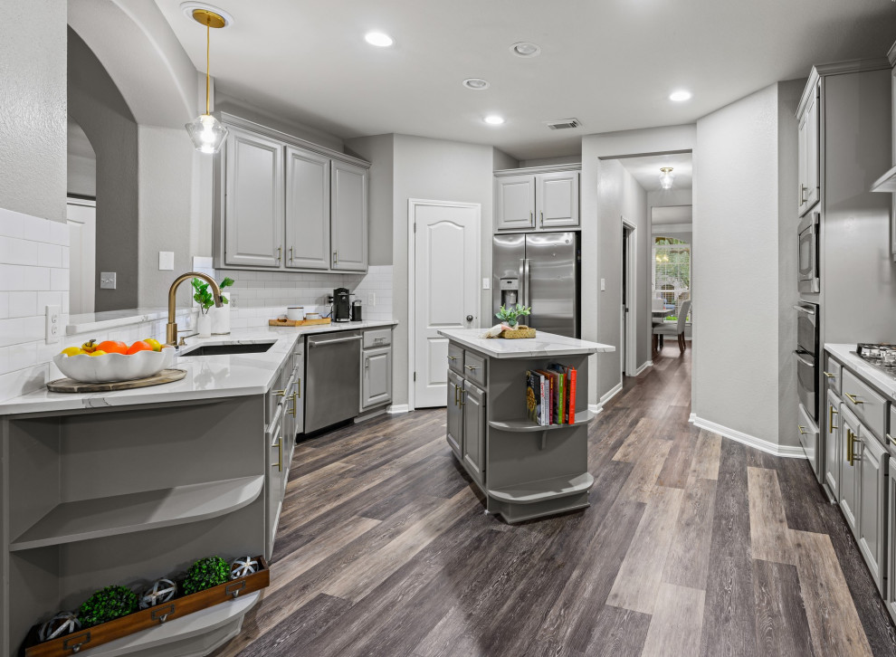 Inspiration for a contemporary kitchen remodel in Austin