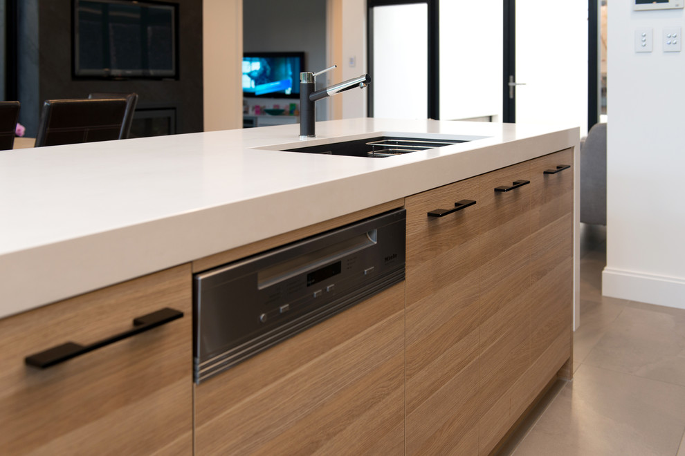 Inspiration for a modern kitchen in Adelaide.