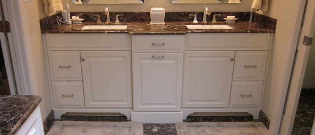 Vanity traditional-bathroom